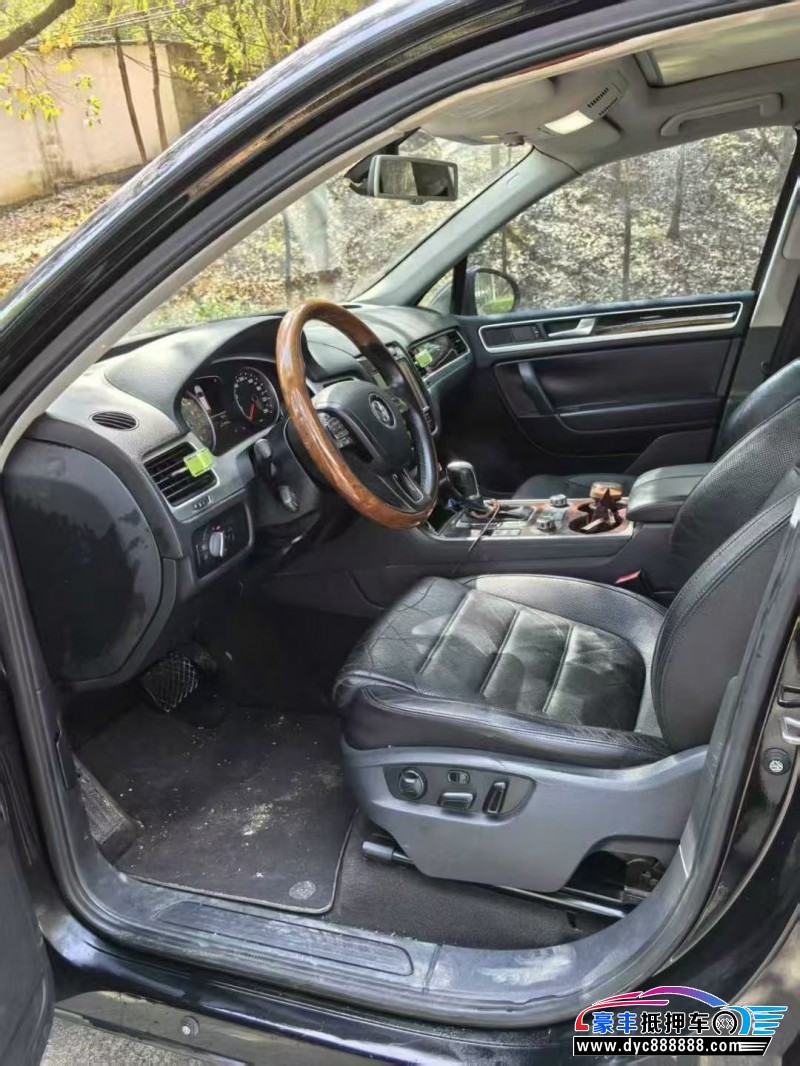 12年大众途锐轿车抵押车出售