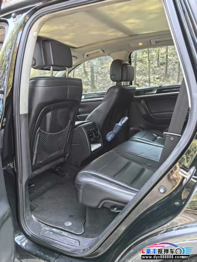 12年大众途锐轿车抵押车出售