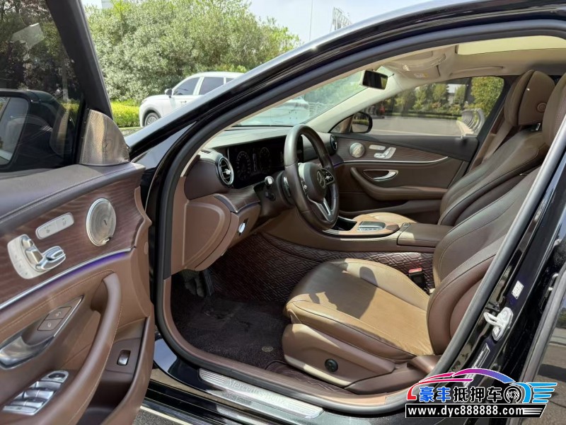 20年奔驰E轿车抵押车出售