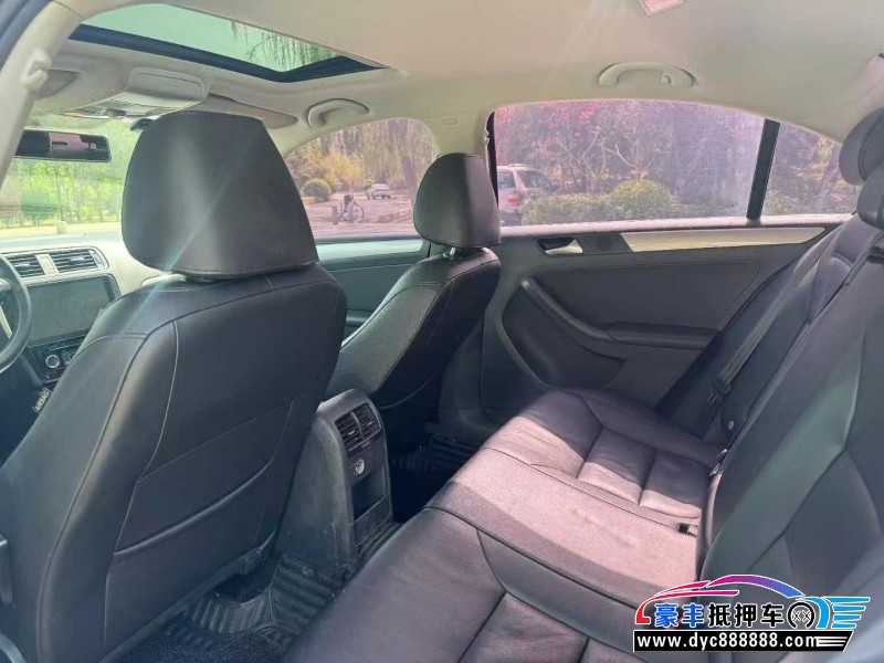 15年大众速腾轿车抵押车出售