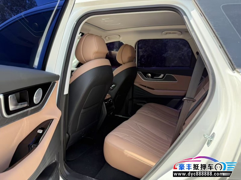 24年奇瑞瑞虎8轿车抵押车出售