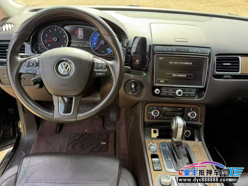 18年大众途锐轿车抵押车出售