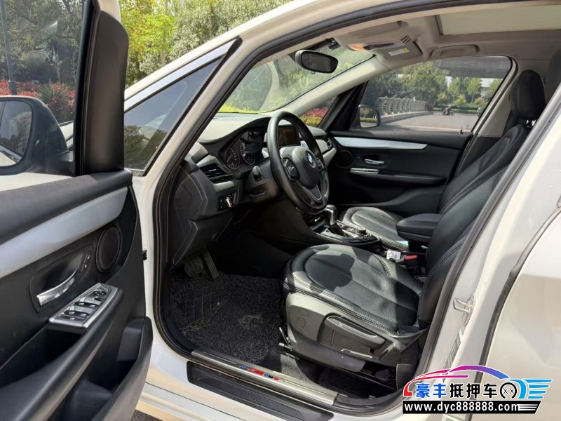 16年宝马2系轿车抵押车出售