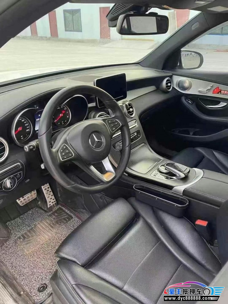 17年奔驰GLC轿车抵押车出售