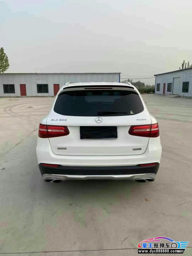 17年奔驰GLC轿车抵押车出售