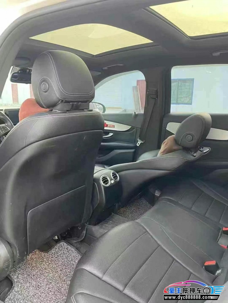 17年奔驰GLC轿车抵押车出售