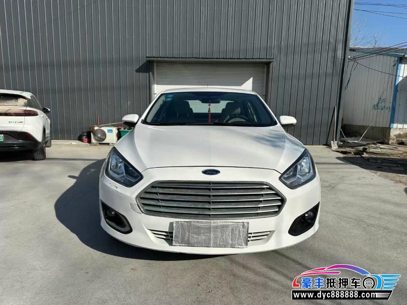 17年福特福睿斯轿车抵押车出售