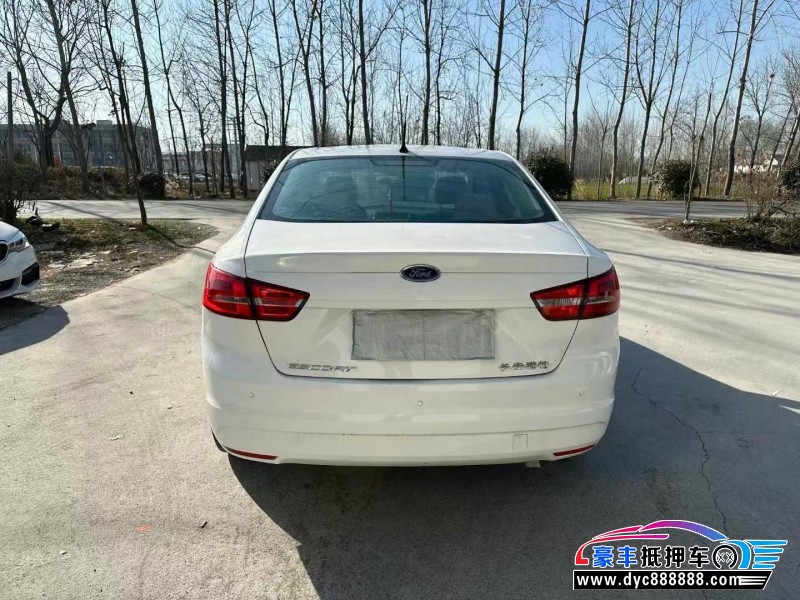 17年福特福睿斯轿车抵押车出售