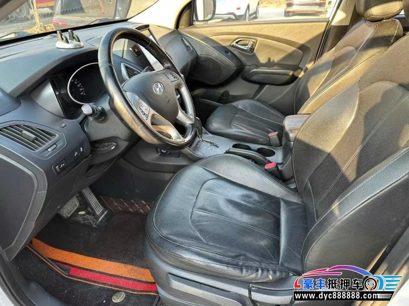 15年现代ix35轿车抵押车出售