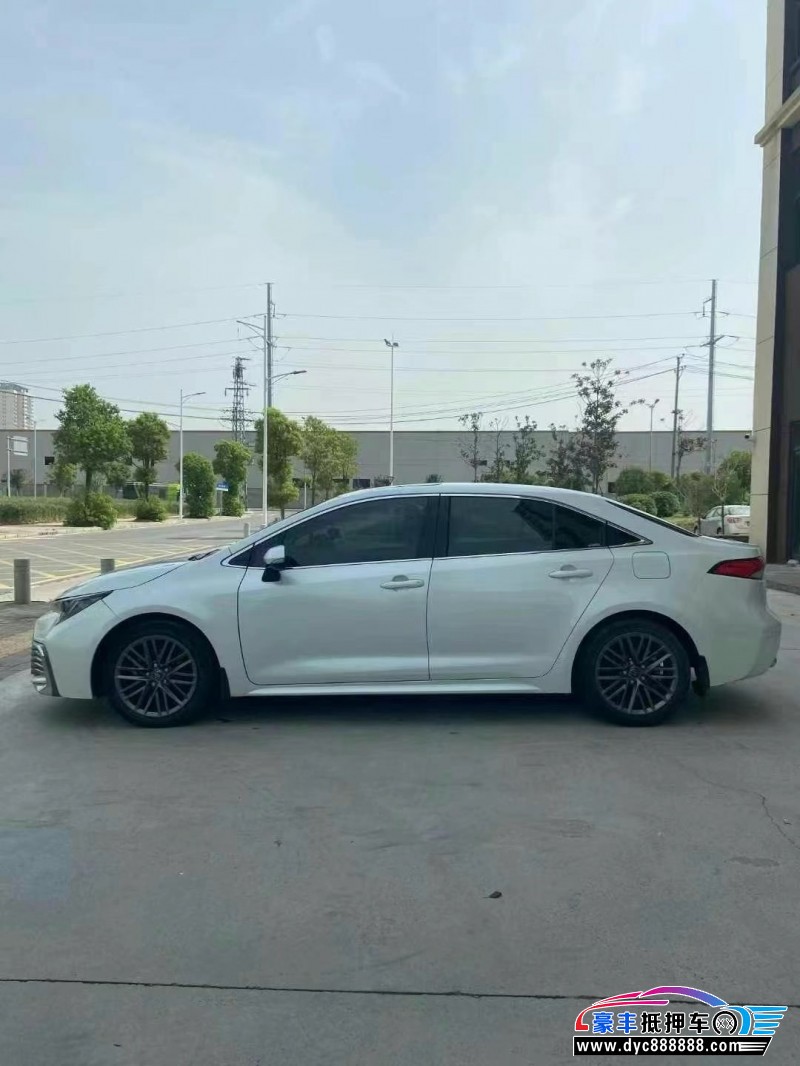 21年丰田凌尚轿车抵押车出售