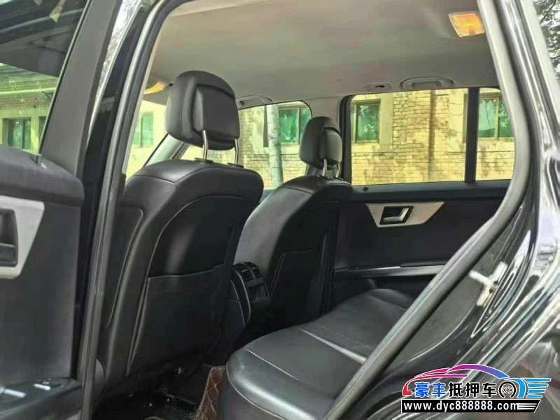 13年奔驰GLK轿车抵押车出售