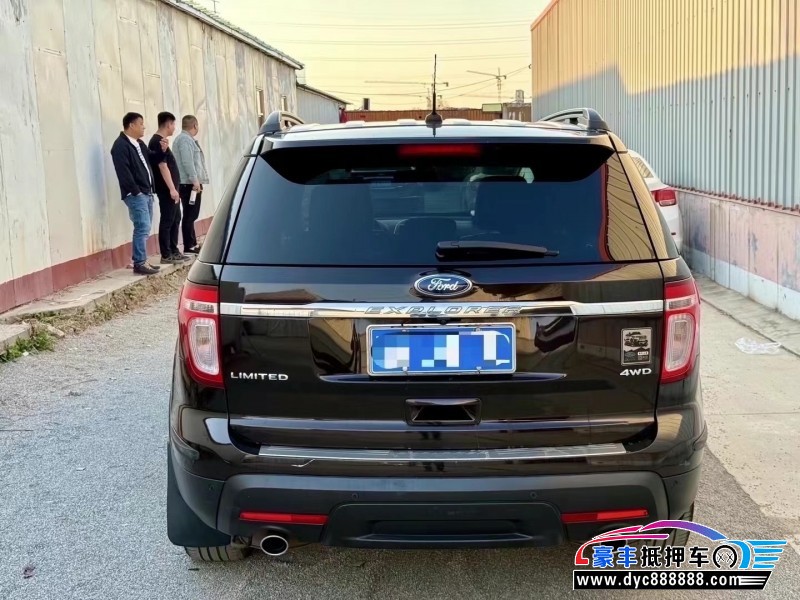 15年福特探险者轿车抵押车出售