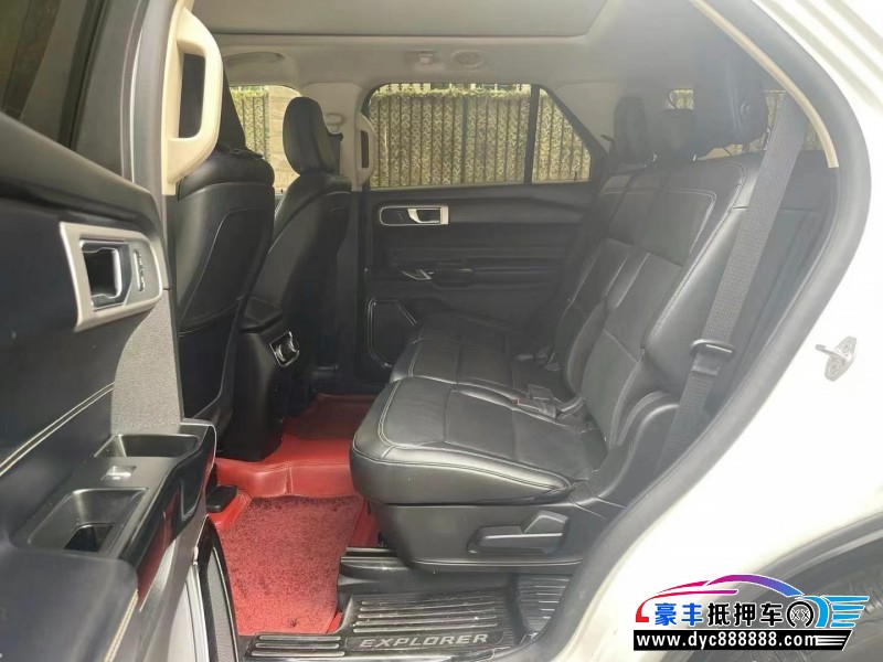 20年福特探险者轿车抵押车出售