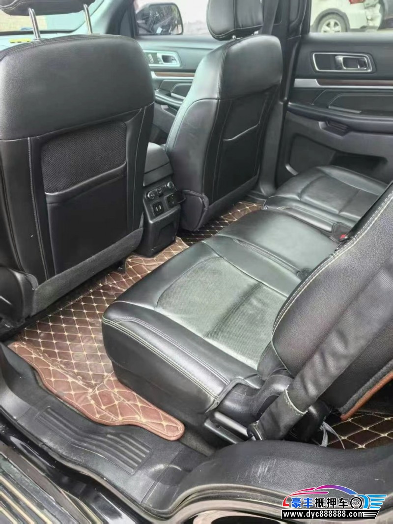 18年福特探险者轿车抵押车出售