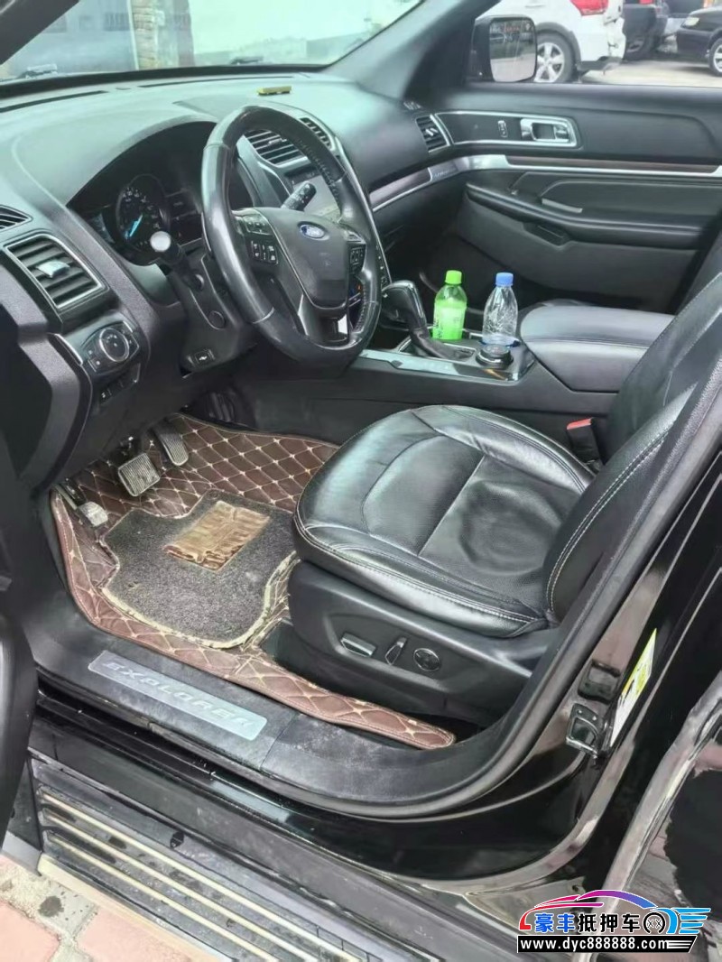 18年福特探险者轿车抵押车出售