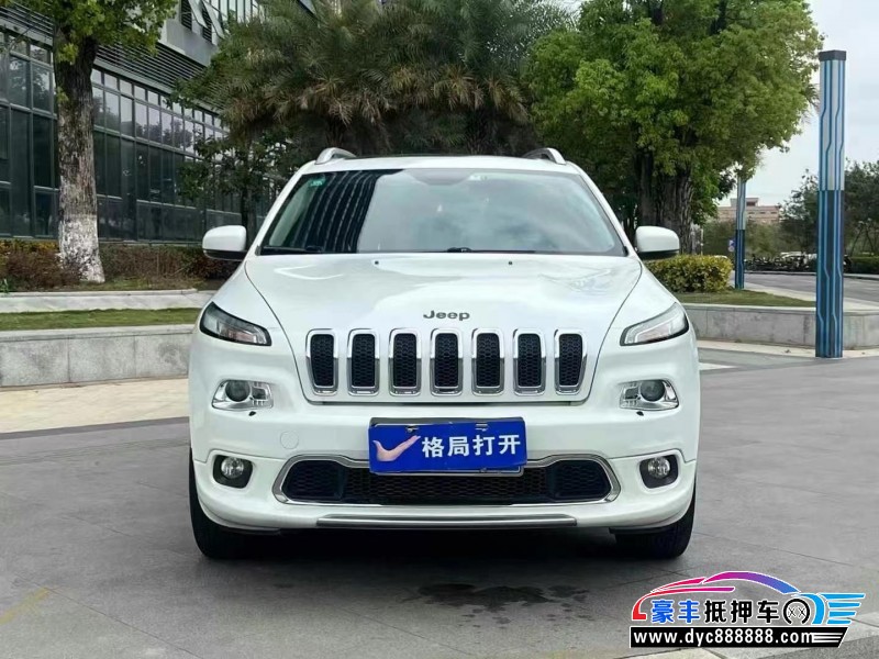 17年Jeep自由光轿车抵押车出售