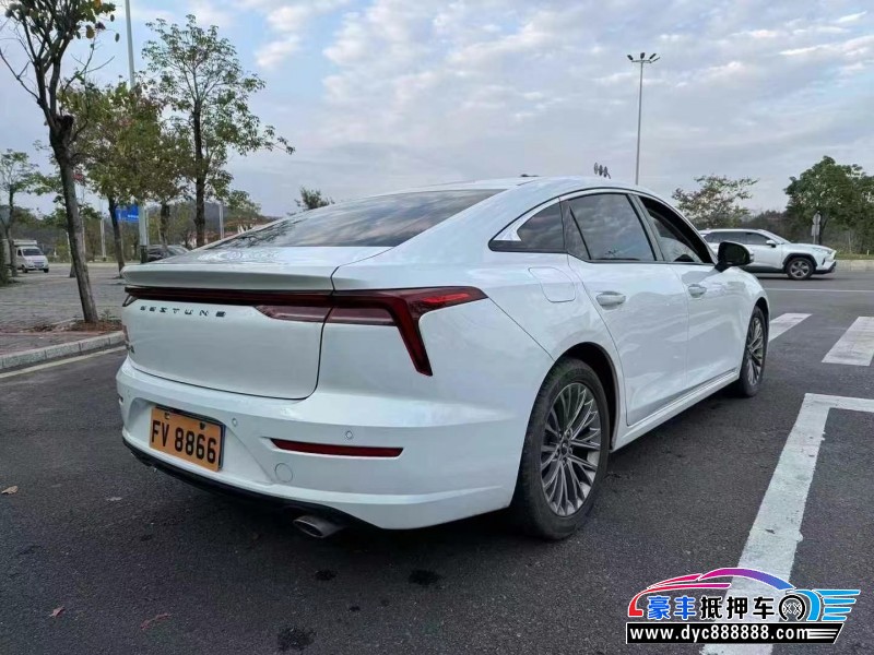 23年奔腾B70轿车抵押车出售