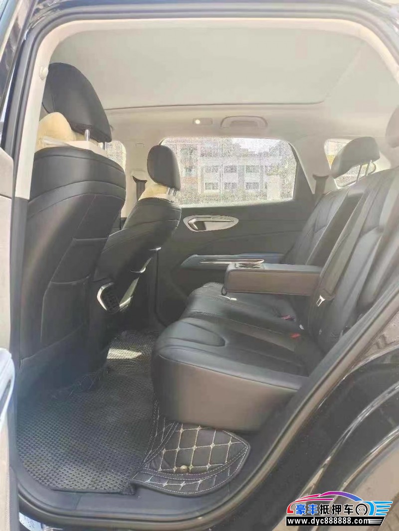 23年奔腾T90轿车抵押车出售