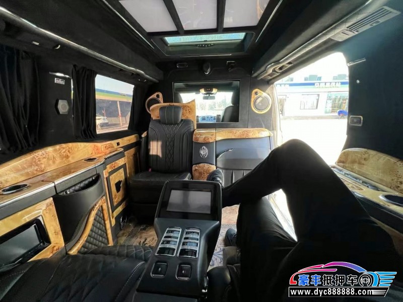 17年奔驰威霆MPV抵押车出售