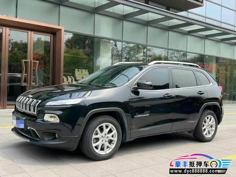 18年Jeep自由光轿车抵押车出售