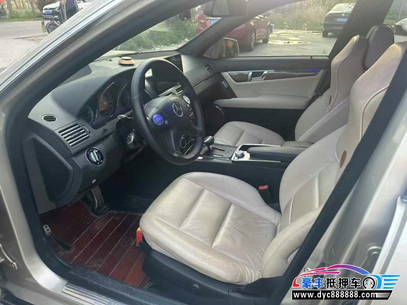 10年奔驰C轿车抵押车出售