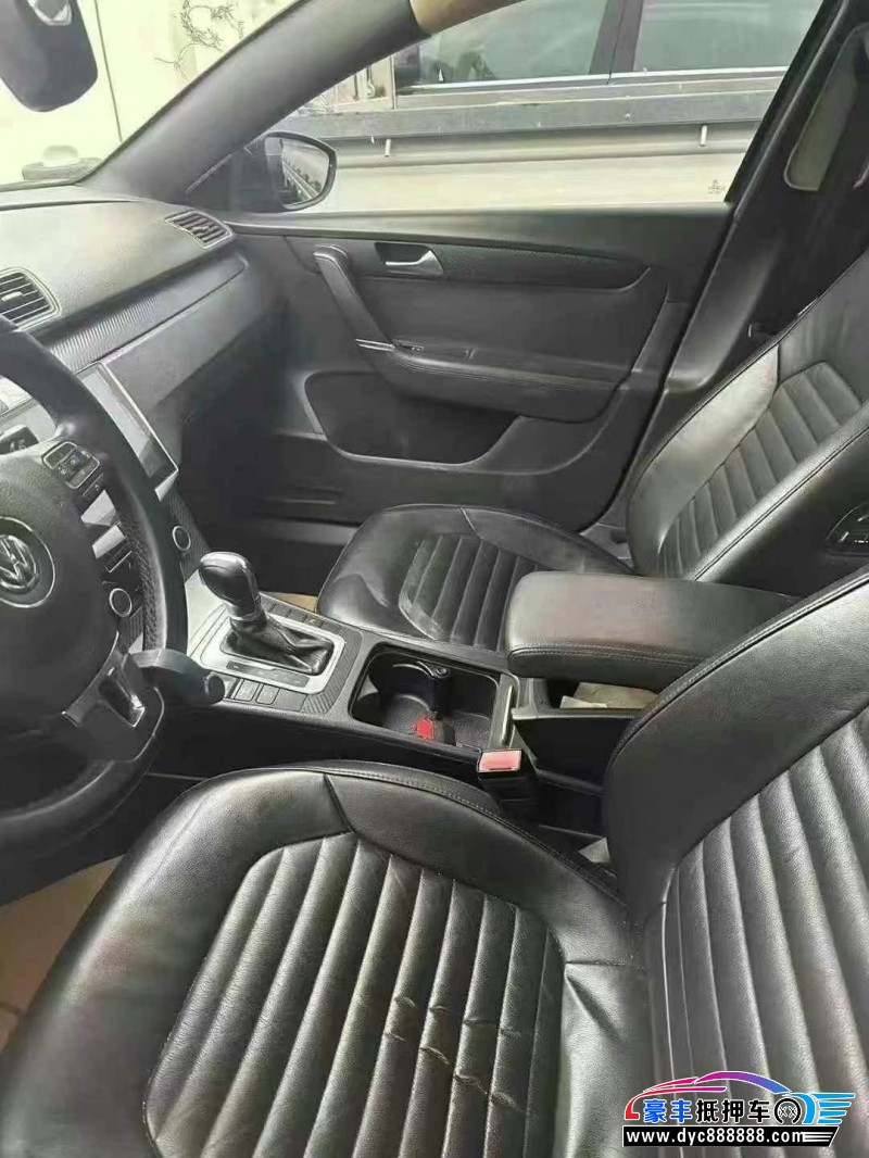 13年大众迈腾轿车抵押车出售