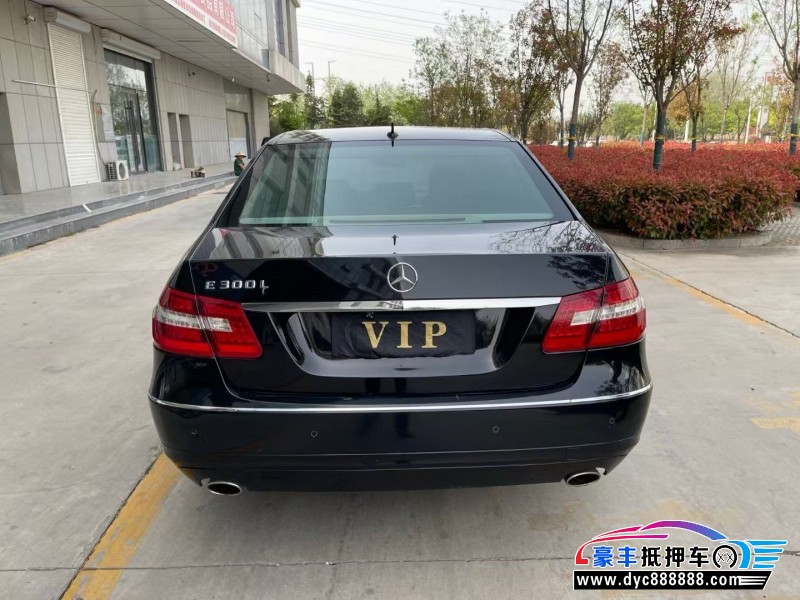 12年奔驰E轿车抵押车出售