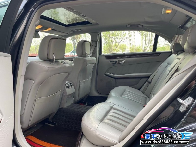 12年奔驰E轿车抵押车出售