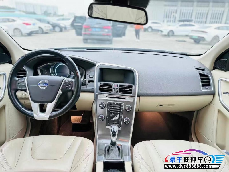 13年沃尔沃XC60轿车抵押车出售