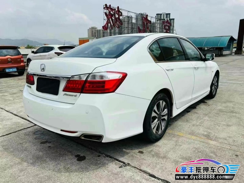 15年本田雅阁轿车抵押车出售