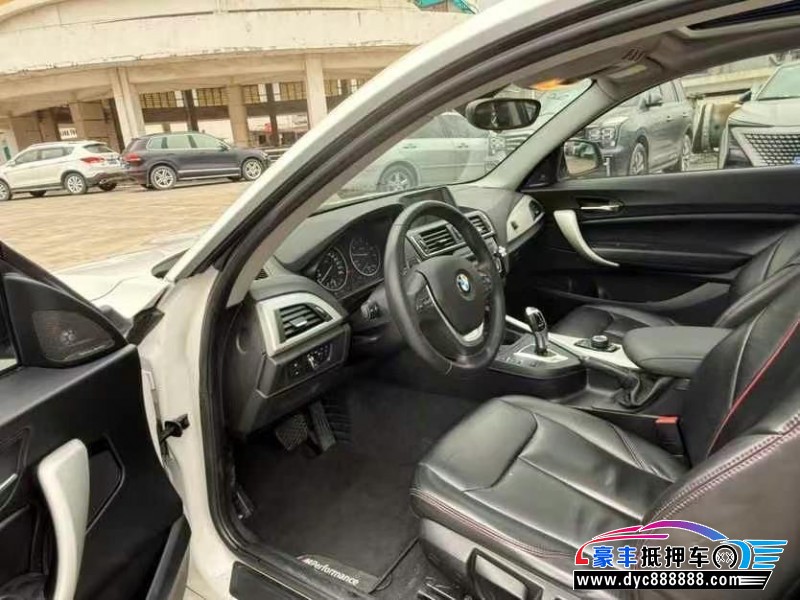 16年宝马2系轿车抵押车出售