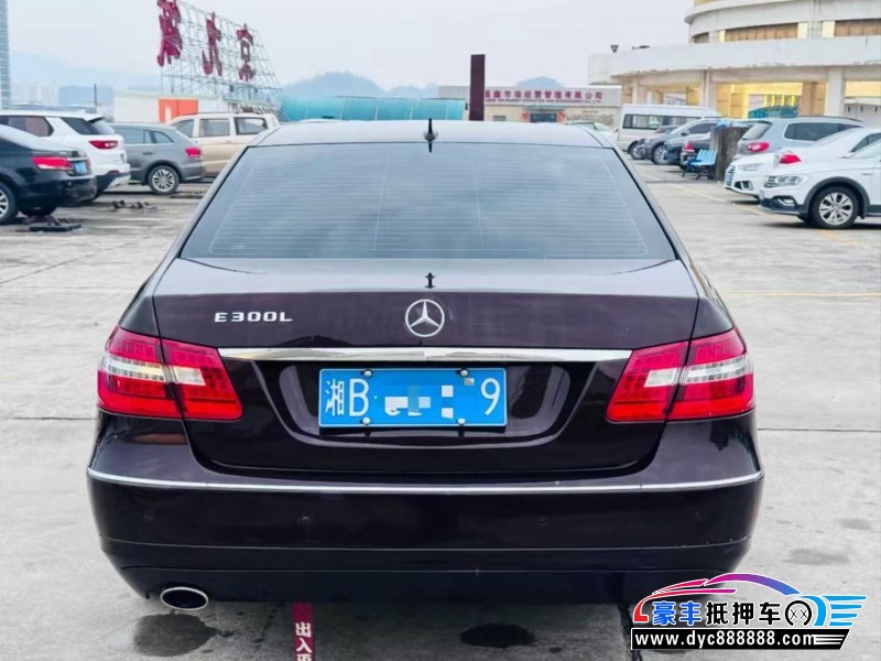 12年奔驰E轿车抵押车出售
