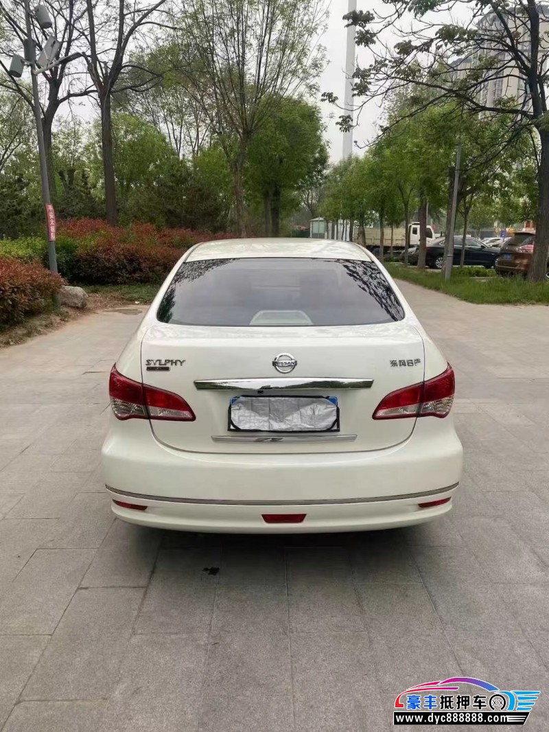 16年日产轩逸轿车抵押车出售