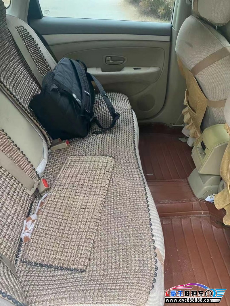 16年日产轩逸轿车抵押车出售