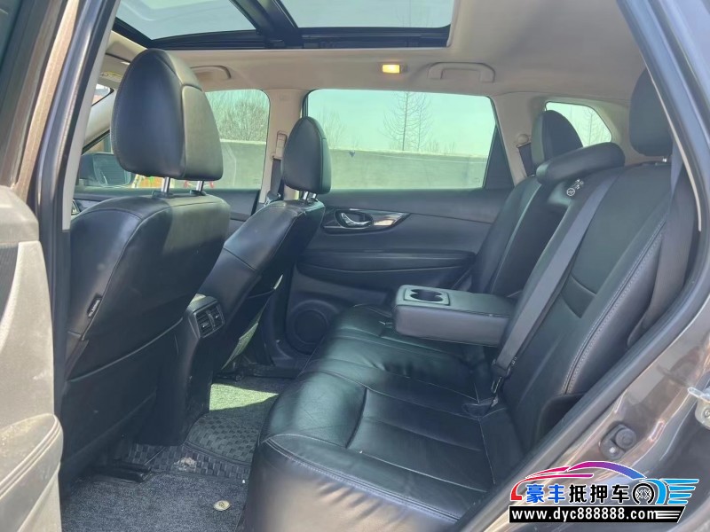 19年日产奇骏轿车抵押车出售