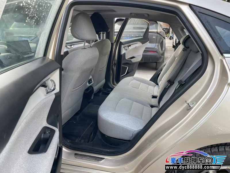 20年吉利几何轿车抵押车出售