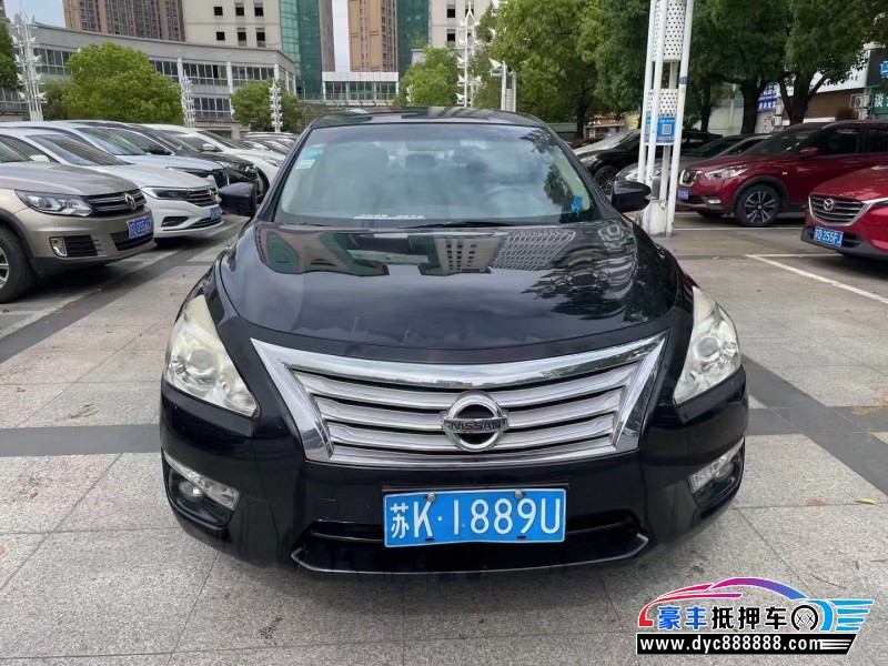 15年日产天籁轿车抵押车出售