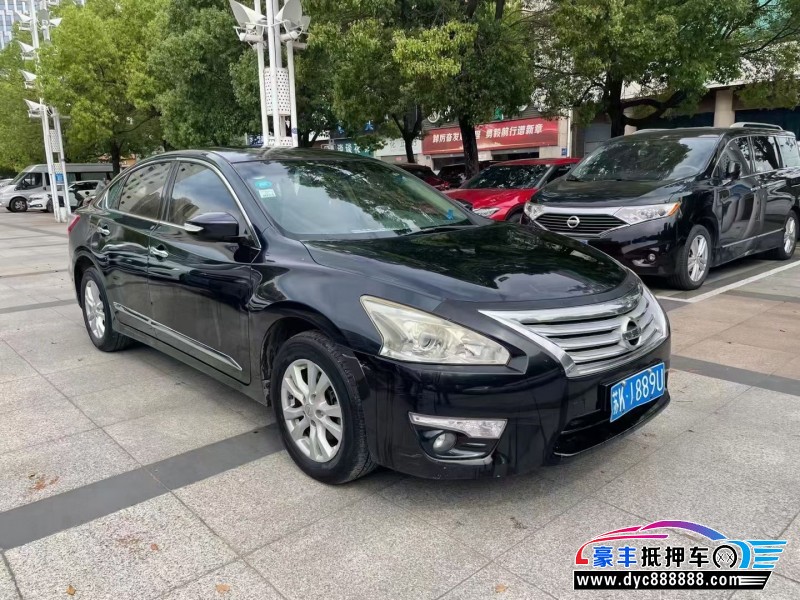 15年日产天籁轿车抵押车出售
