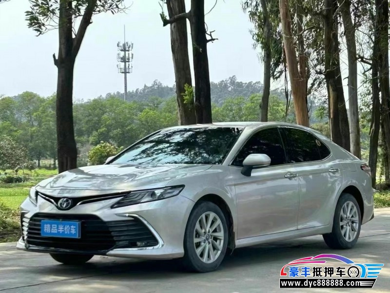 22年丰田凯美瑞轿车抵押车出售