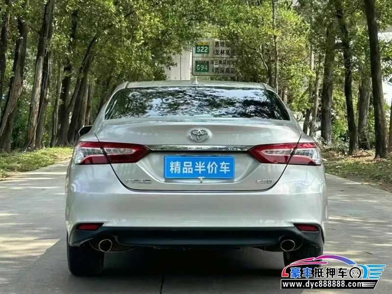 22年丰田凯美瑞轿车抵押车出售