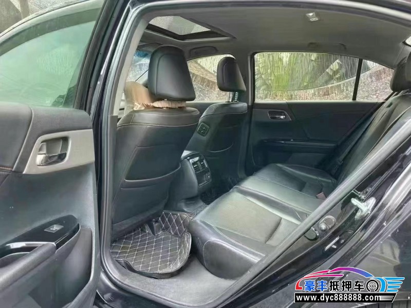 17年本田雅阁轿车抵押车出售