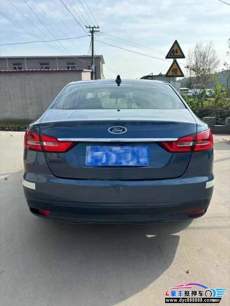 20年福特福睿斯轿车抵押车出售