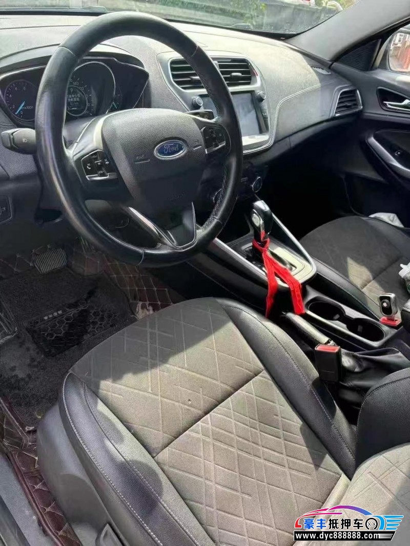 20年福特福睿斯轿车抵押车出售