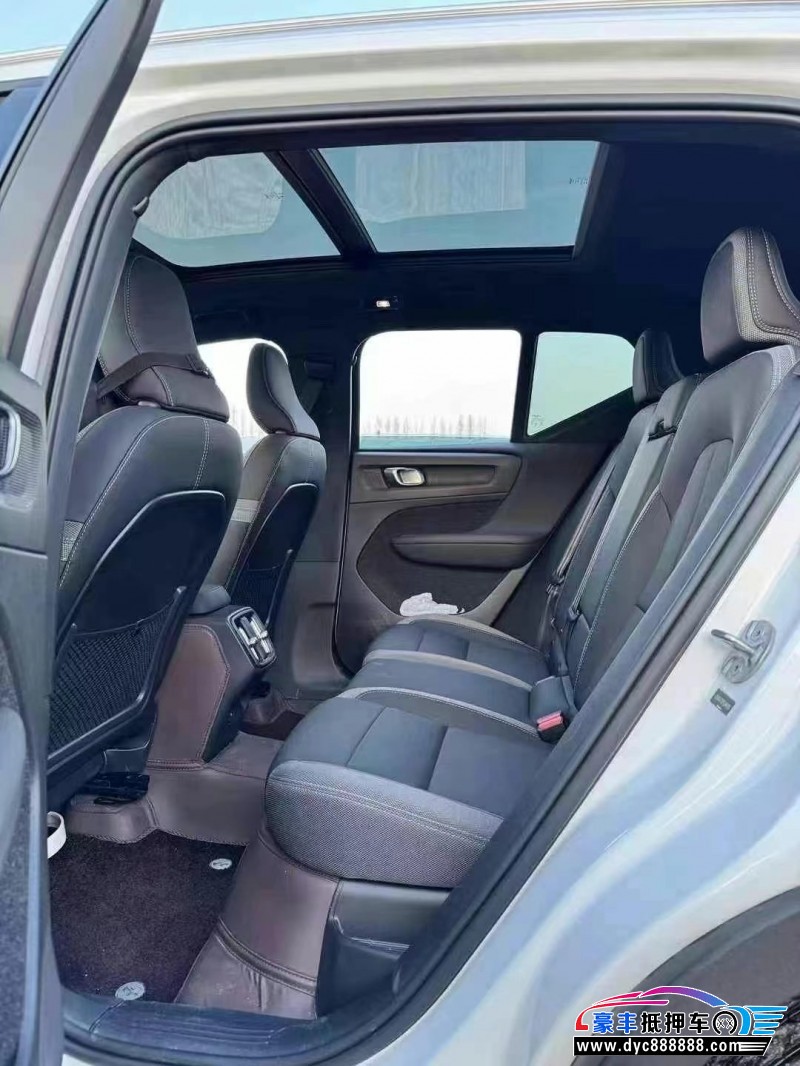 23年沃尔沃XC40SUV抵押车出售