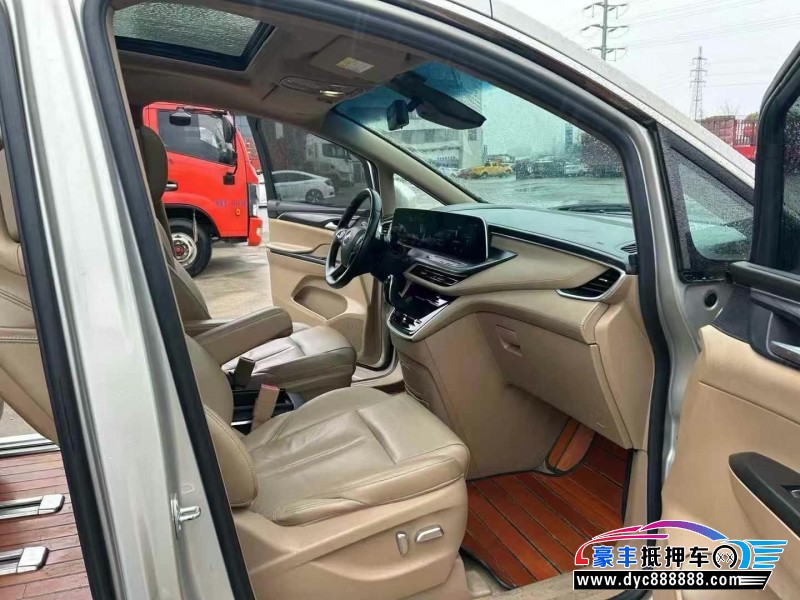 20年别克GL8轿车抵押车出售