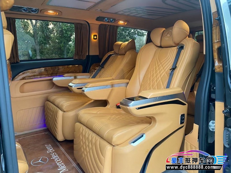 22年奔驰威霆轿车抵押车出售