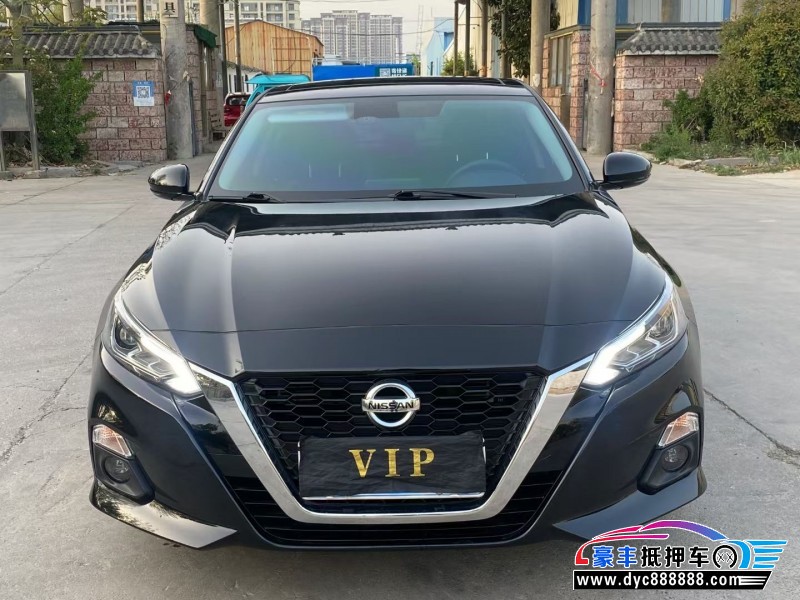 22年日产天籁轿车抵押车出售