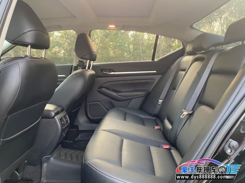 22年日产天籁轿车抵押车出售