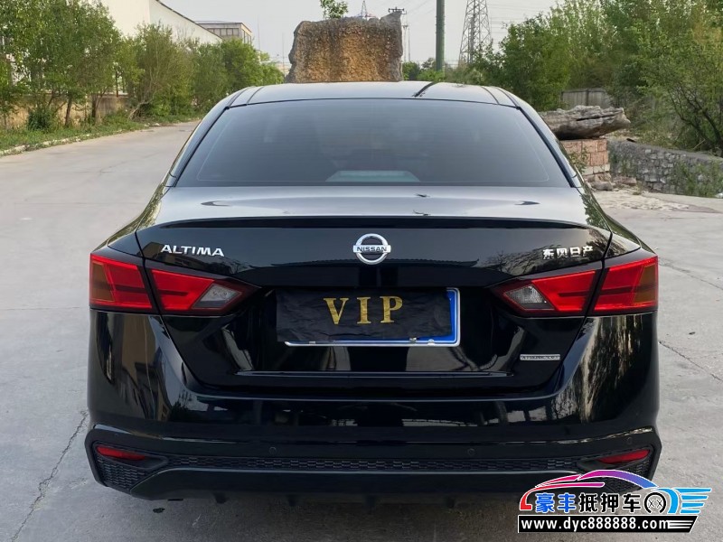 22年日产天籁轿车抵押车出售