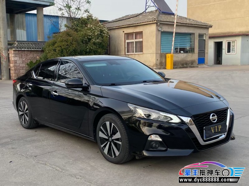 22年日产天籁轿车抵押车出售